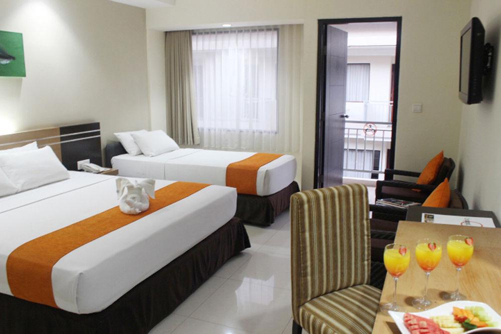 Bloo Bali Hotel Kuta Lombok Esterno foto