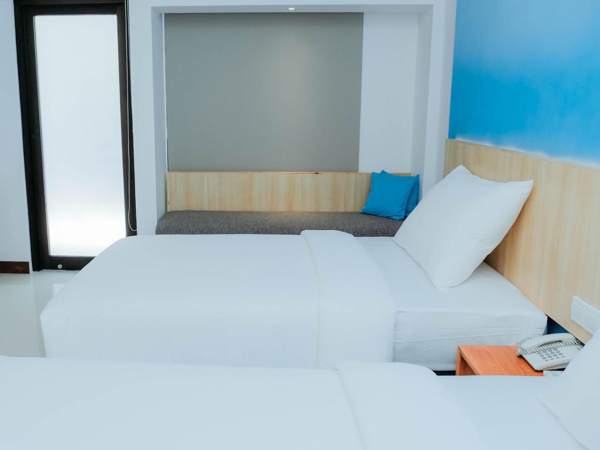 Bloo Bali Hotel Kuta Lombok Esterno foto