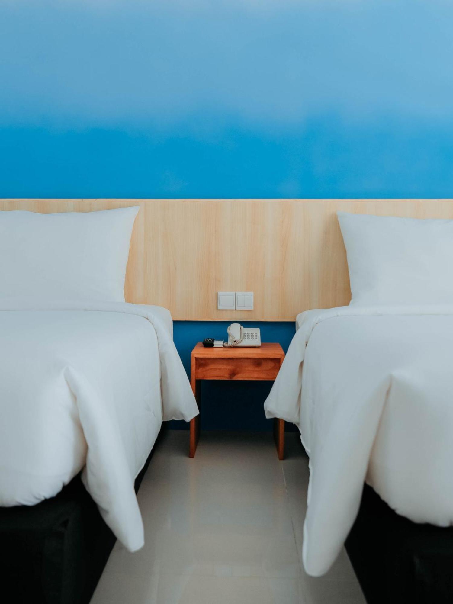 Bloo Bali Hotel Kuta Lombok Esterno foto