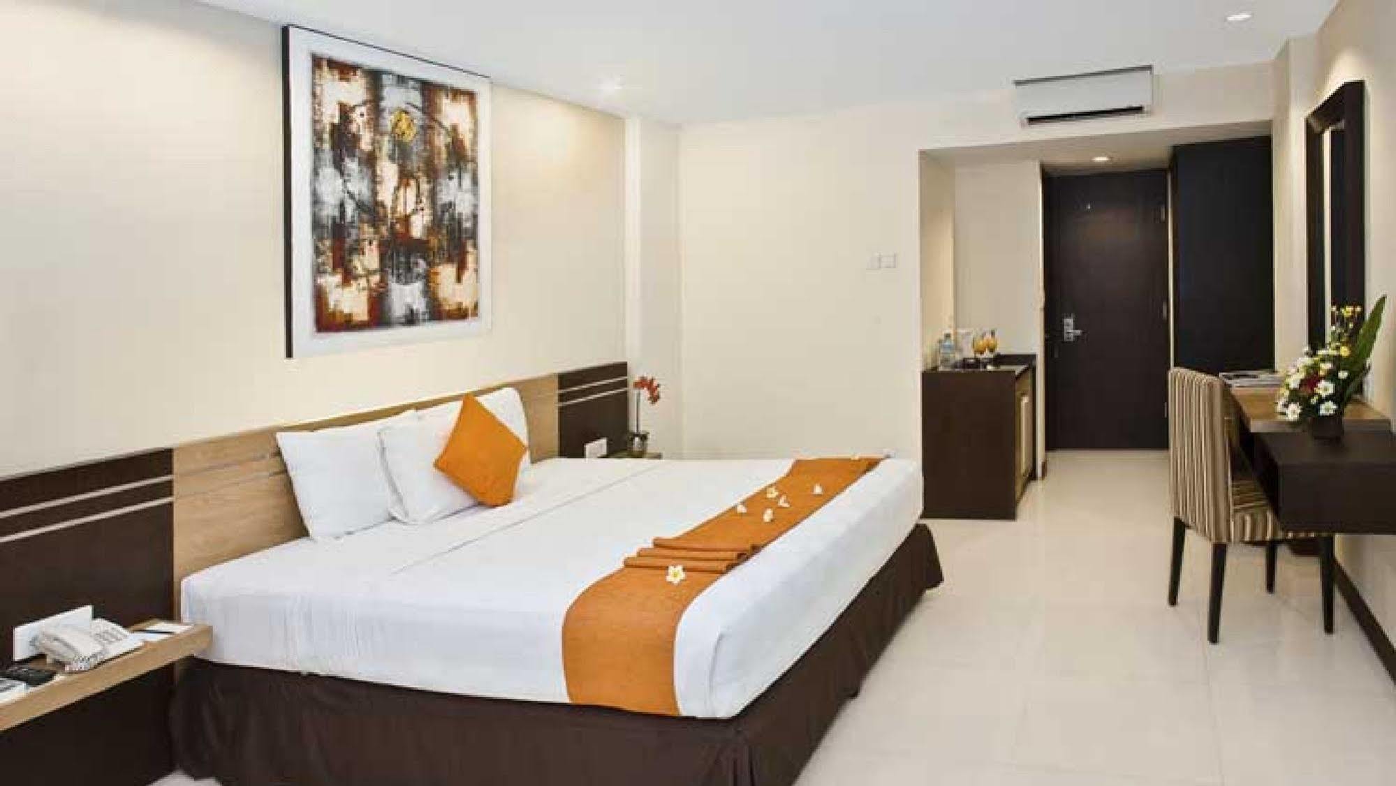 Bloo Bali Hotel Kuta Lombok Esterno foto