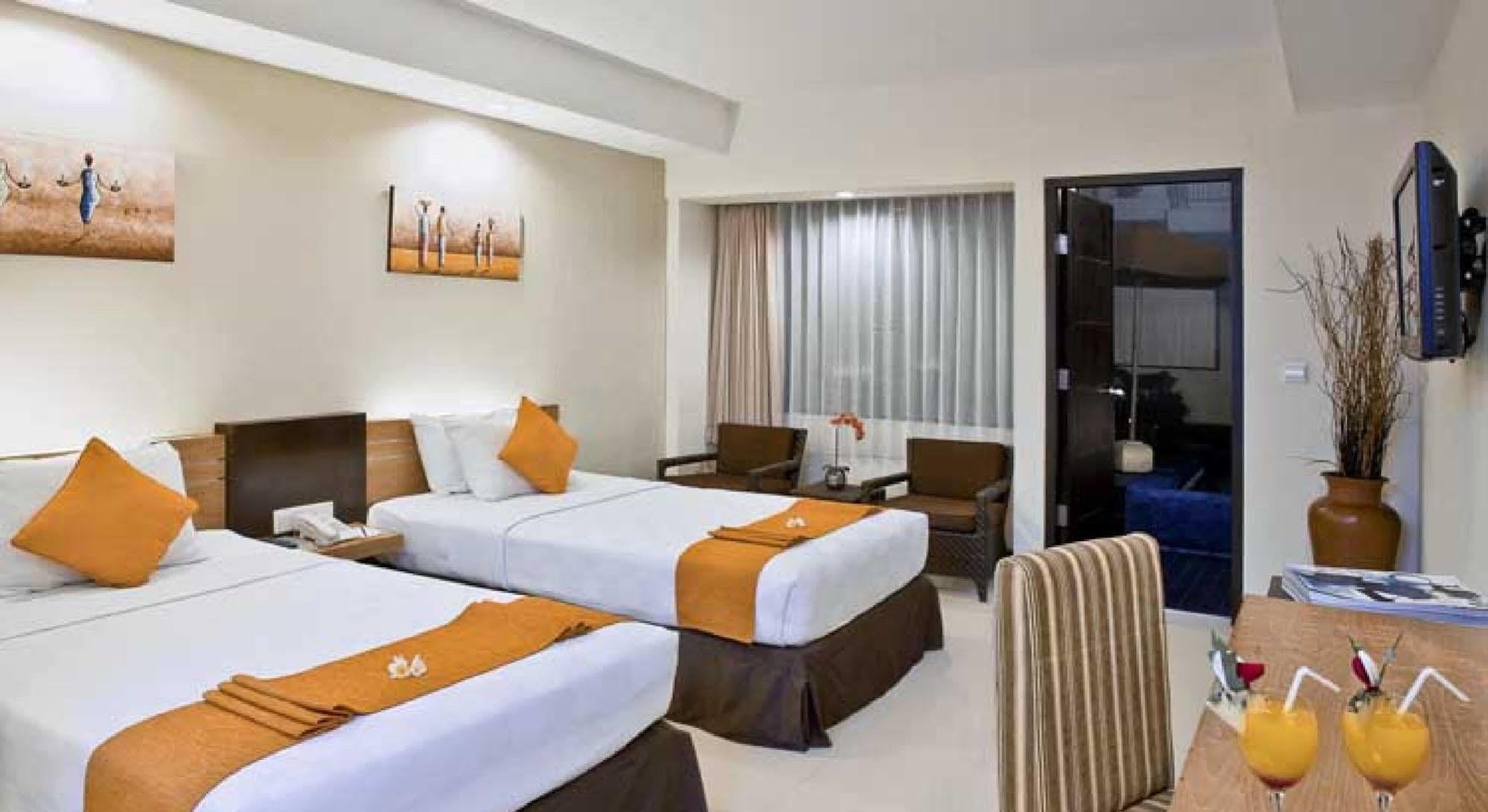 Bloo Bali Hotel Kuta Lombok Esterno foto