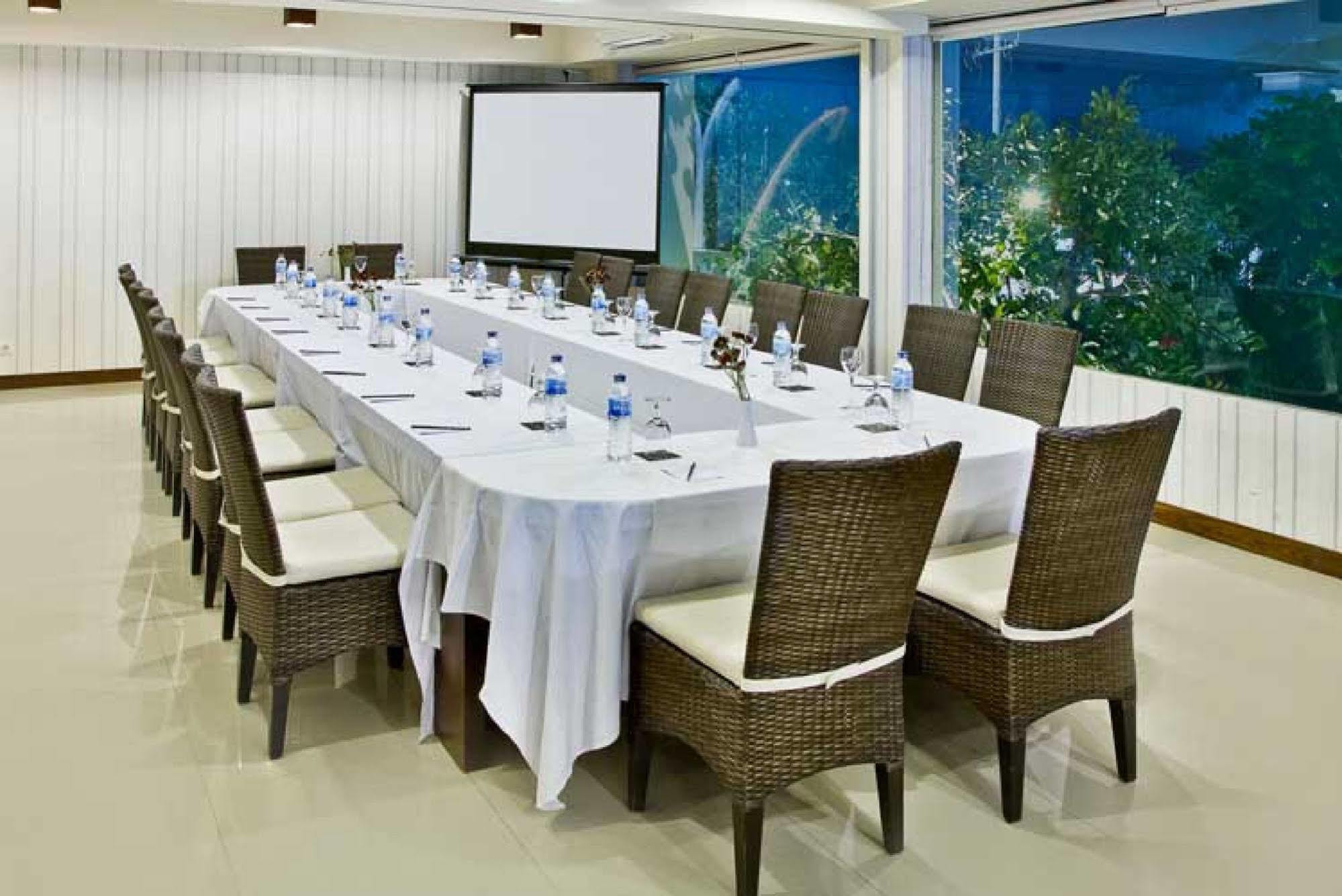 Bloo Bali Hotel Kuta Lombok Esterno foto